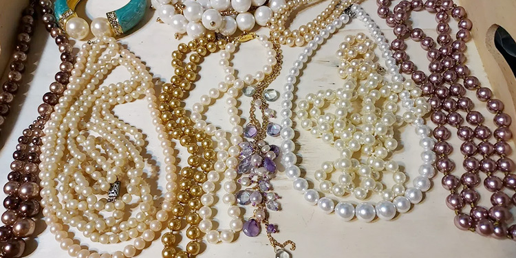 Choosing Your First Pearl Necklace